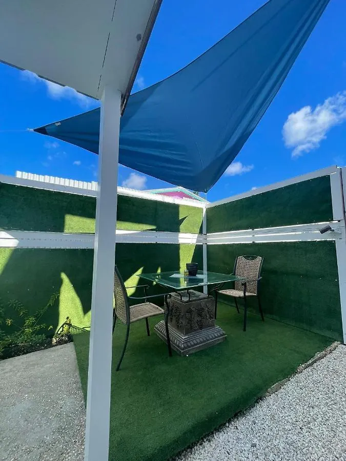 Apartamento Scarlett Studios 2 - Us Embassy Appt 7 Mins Drive-Lloyd Erskine Sandiford Centre & Ross Uni 5 Mins Drive - Only The 1 Night Package Includes Airport And Embassy Roundtrip Bridgetown Barbados